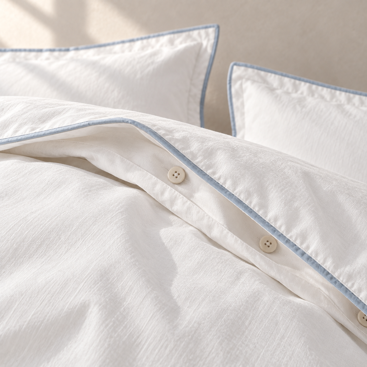 Cael Crisp Percale Duvet Set, close material and construction detail